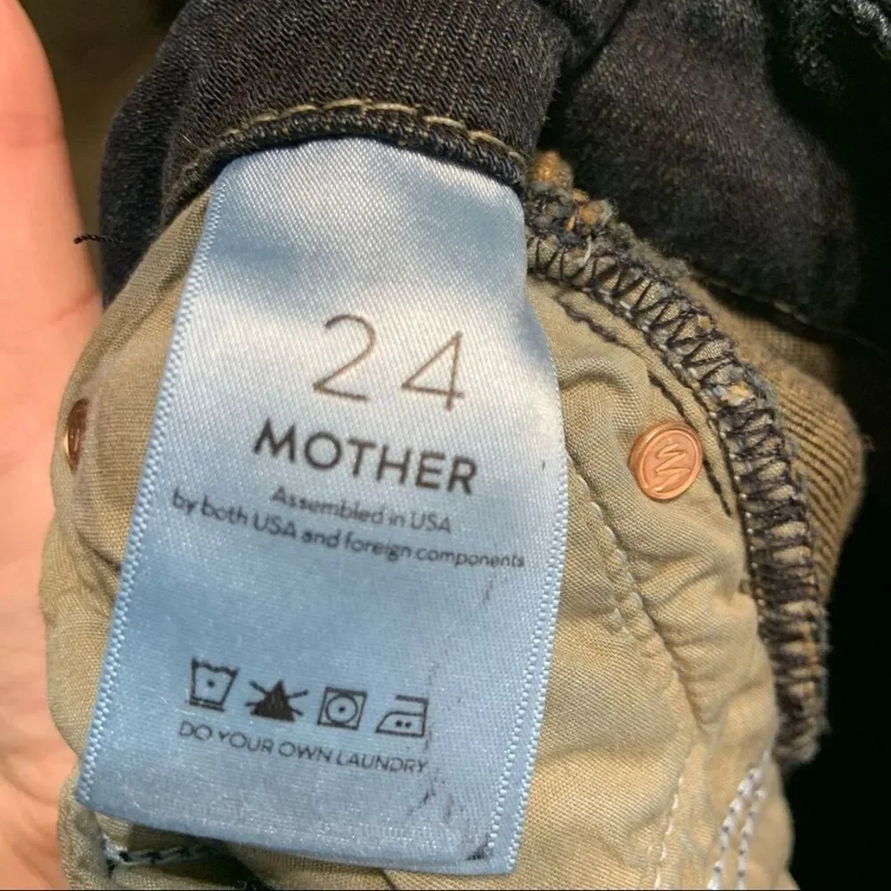 MOTHER Denim Looker Ankle Fray Jeans in Jaded & Torn Size Woman's 24